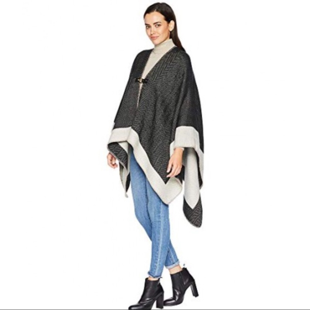 VINCE CAMUTO Chevron Ruana O/S - Picture 3 of 13